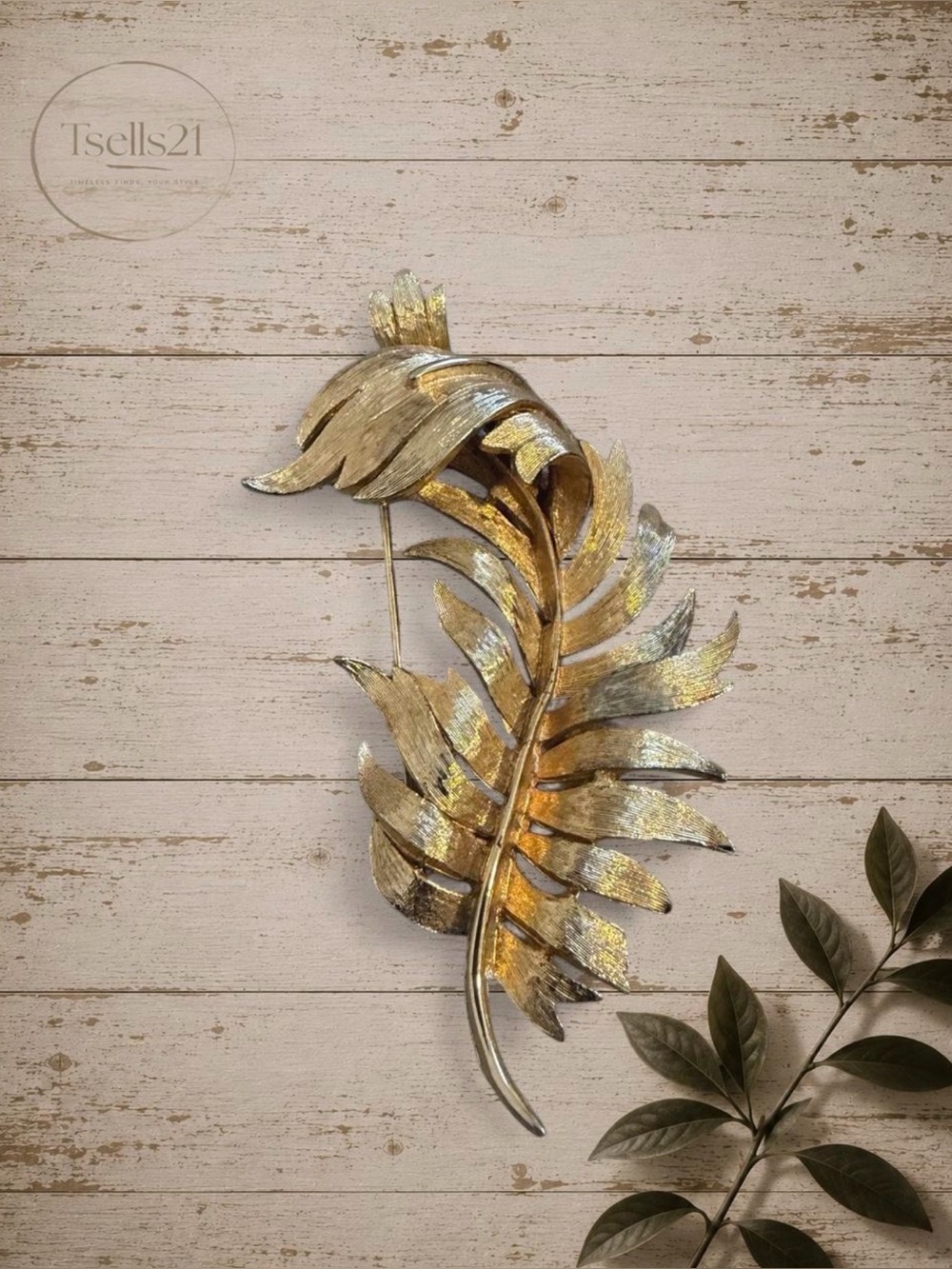 Textured Vintage 1960s Gold Feather Brooch